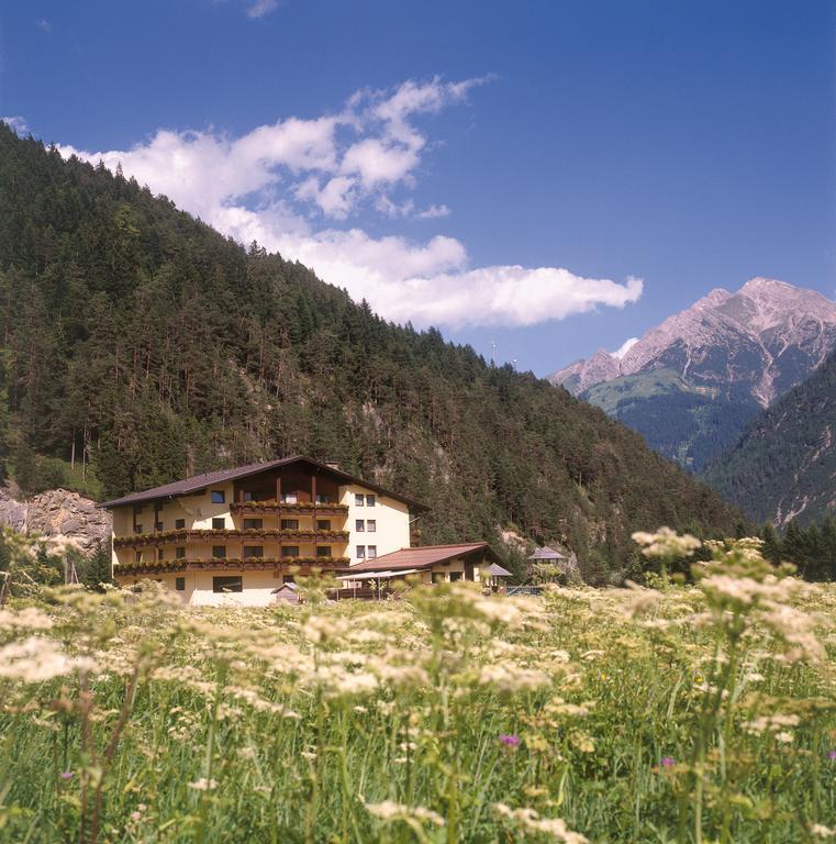 Schoenauer Hof Бах Экстерьер фото